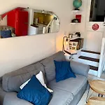 Retro Marine A 50m Des Falaises En Plein Centre Holiday home *