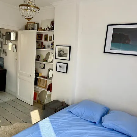 Holiday home Retro Marine A 50m Des Falaises En Plein Centre